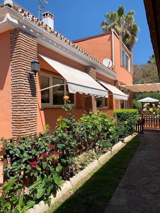 Chalet con piscina a 50 m de la playa . Marbella Exterior foto